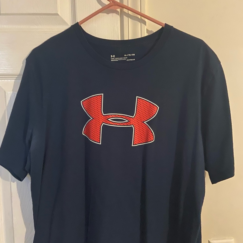 Under Armor Sports T